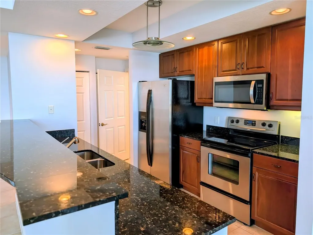 800 N Tamiami Trail Sarasota FL 34236