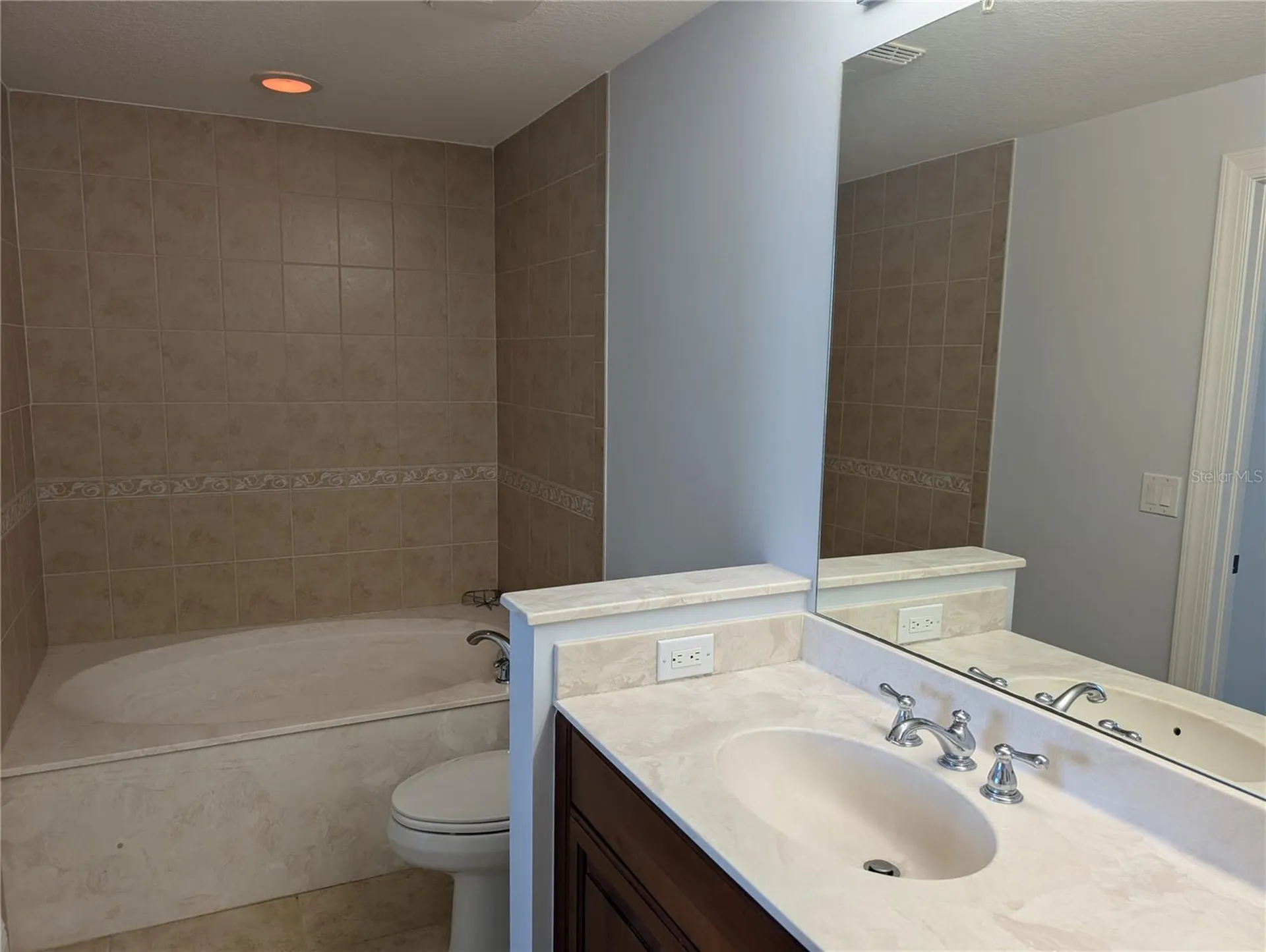 800 N Tamiami Trail Sarasota FL 34236