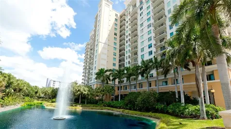 800 N Tamiami Trail Sarasota FL 34236