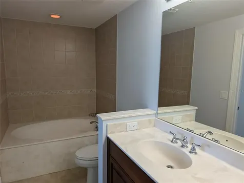 800 N Tamiami Trail Sarasota FL 34236