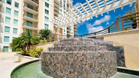 800 N Tamiami Trail Sarasota FL 34236