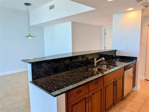 800 N Tamiami Trail Sarasota FL 34236