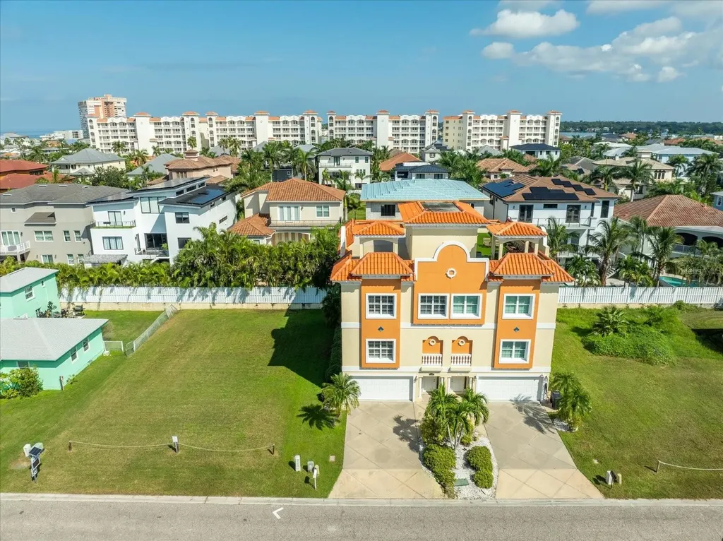 136 175th Avenue E Redington Shores FL 33708