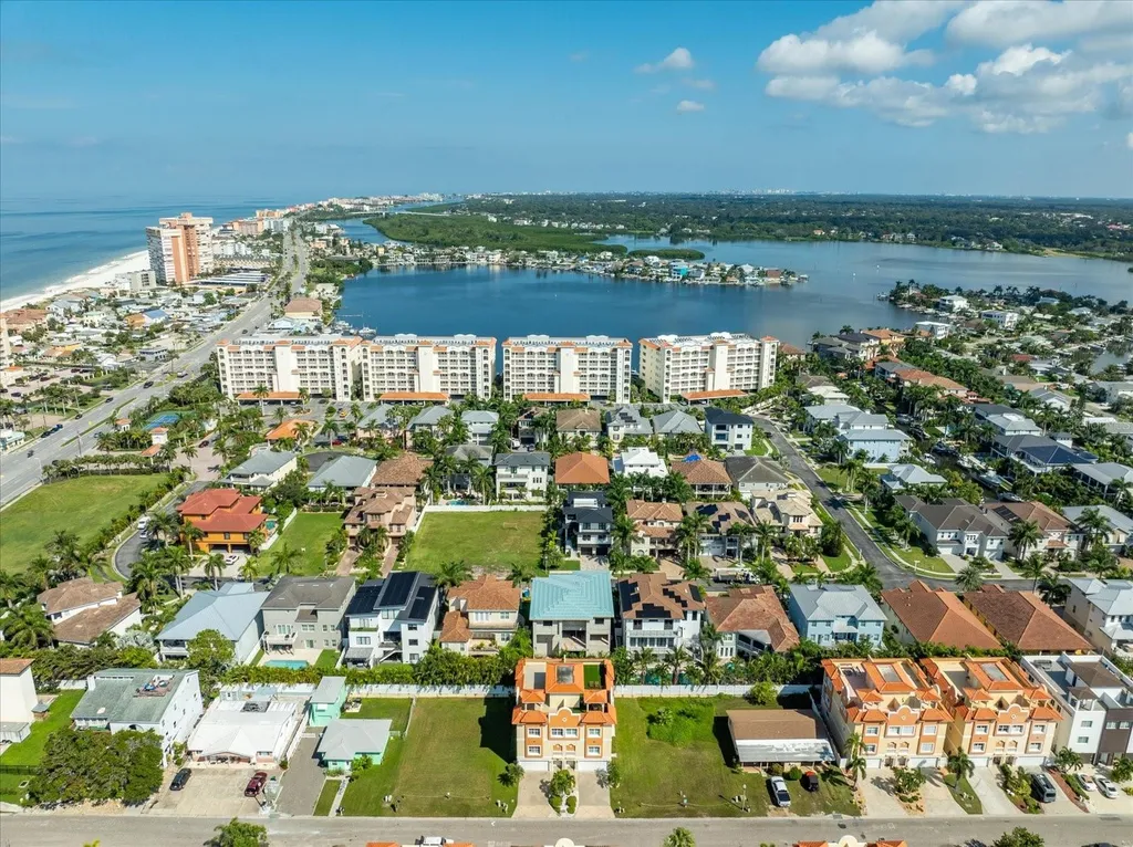136 175th Avenue E Redington Shores FL 33708