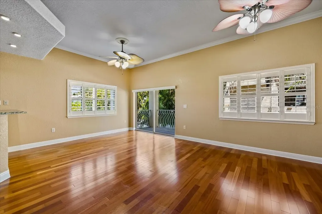 136 175th Avenue E Redington Shores FL 33708