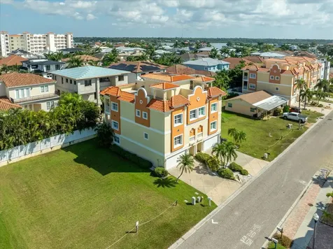 136 175th Avenue E Redington Shores FL 33708