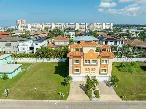 136 175th Avenue E Redington Shores FL 33708