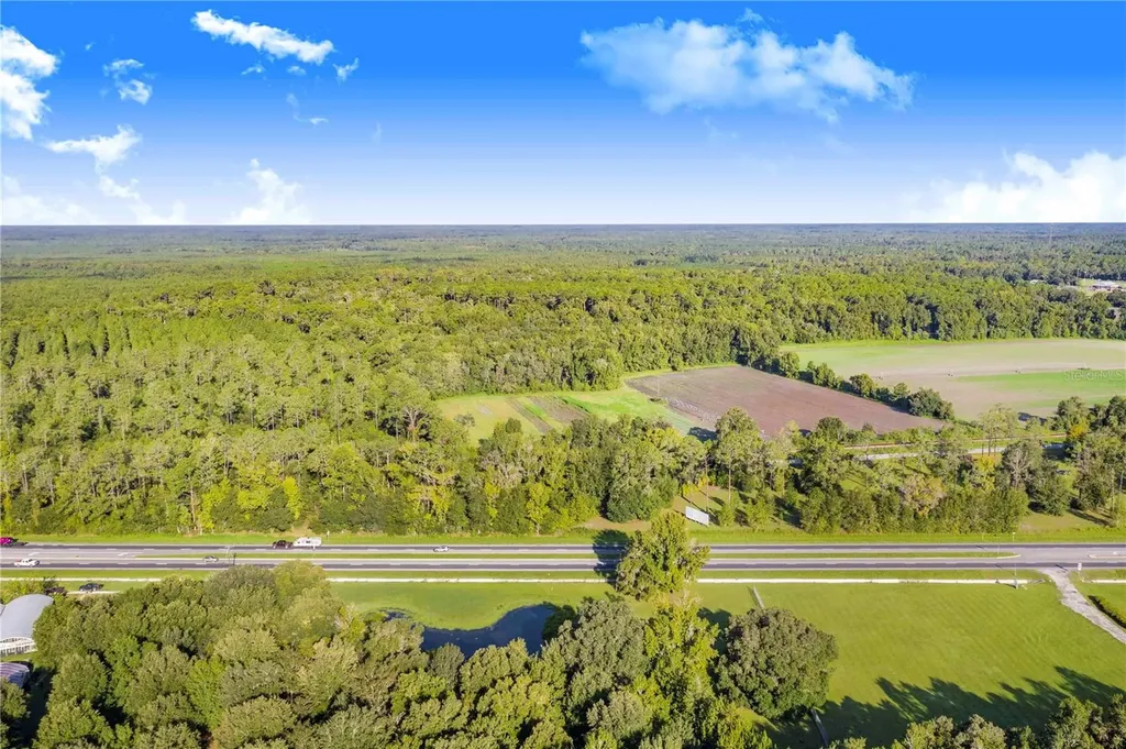 7904 SE Us Highway 301 Hawthorne FL 32640