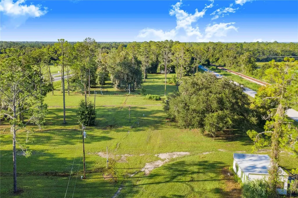 7904 SE Us Highway 301 Hawthorne FL 32640