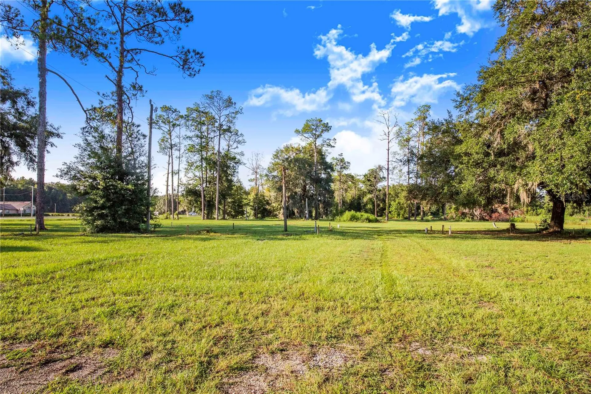 7904 SE Us Highway 301 Hawthorne FL 32640