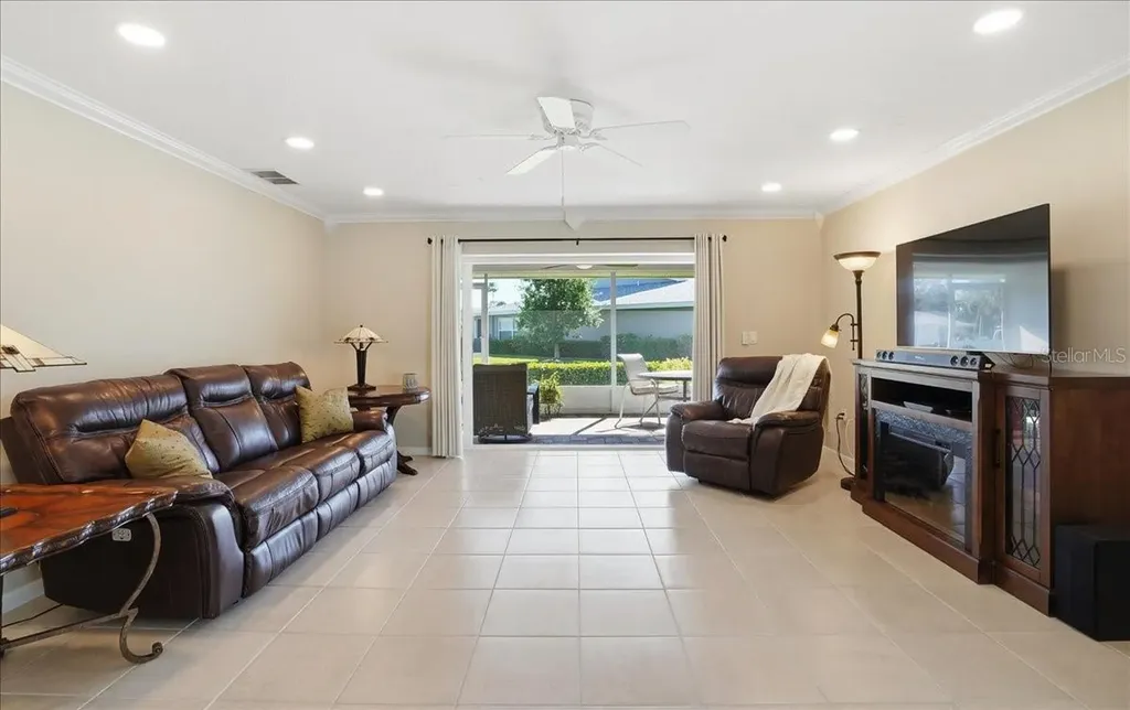 3908 Center Gate Circle Sarasota FL 34233