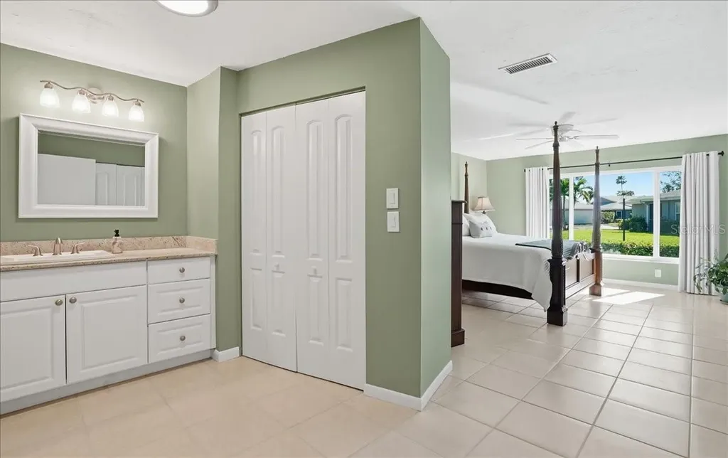 3908 Center Gate Circle Sarasota FL 34233