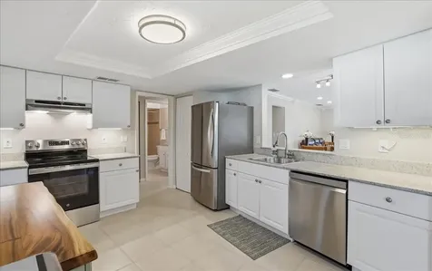 3908 Center Gate Circle Sarasota FL 34233