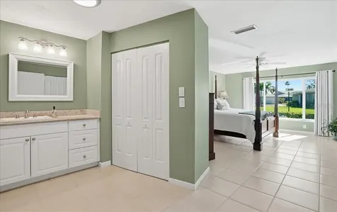 3908 Center Gate Circle Sarasota FL 34233