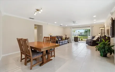 3908 Center Gate Circle Sarasota FL 34233