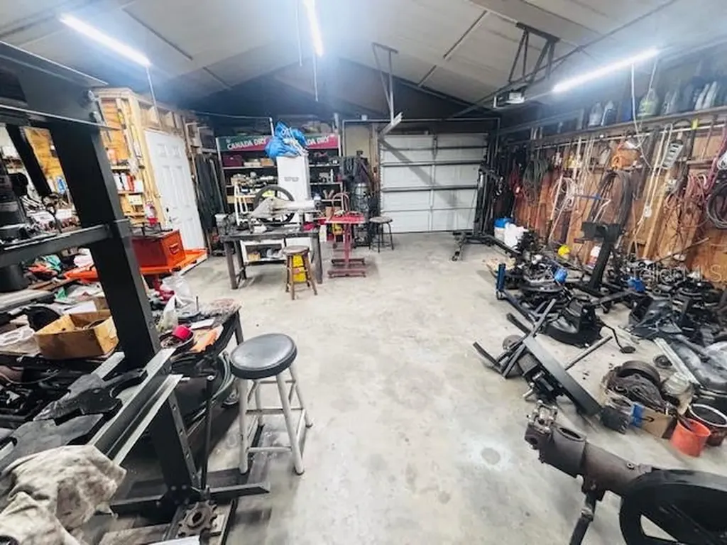 37252 Hilltop Drive Zephyrhills FL 33541
