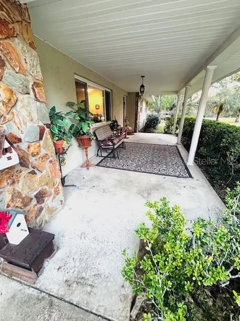37252 Hilltop Drive Zephyrhills FL 33541