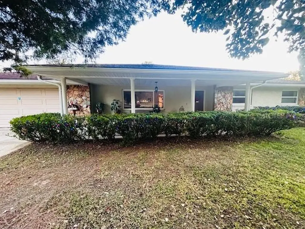 37252 Hilltop Drive Zephyrhills FL 33541