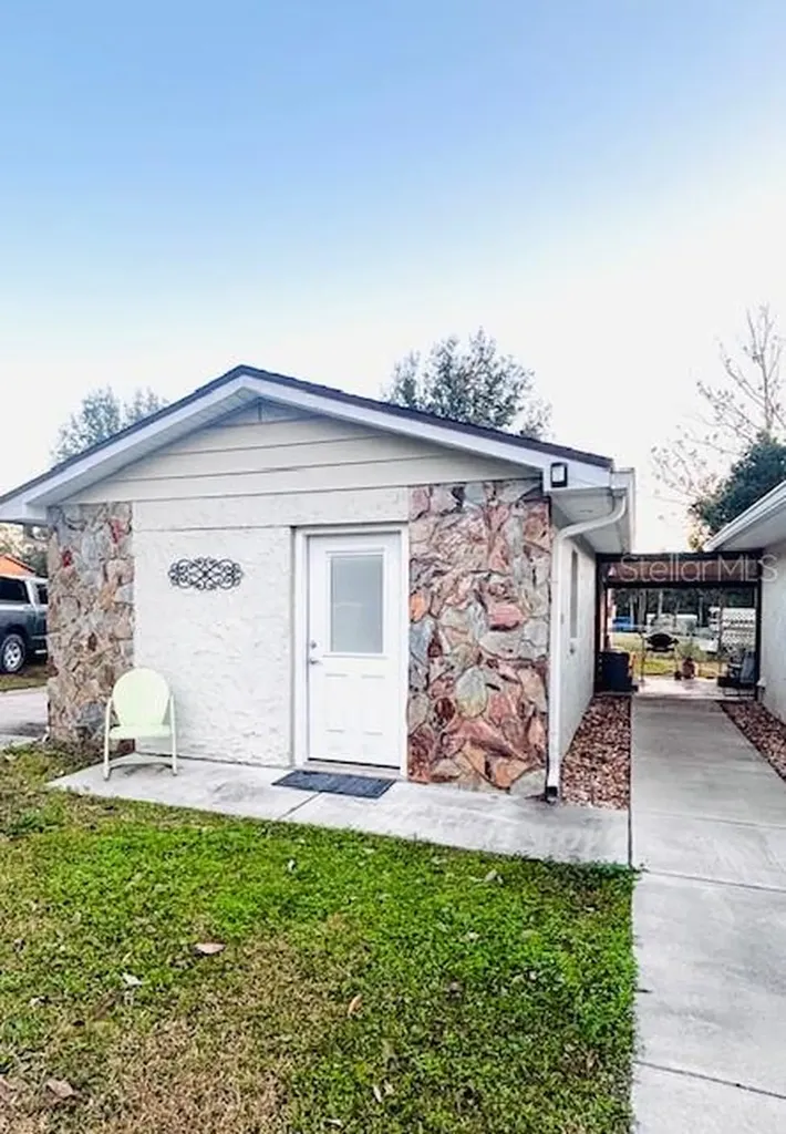 37252 Hilltop Drive Zephyrhills FL 33541