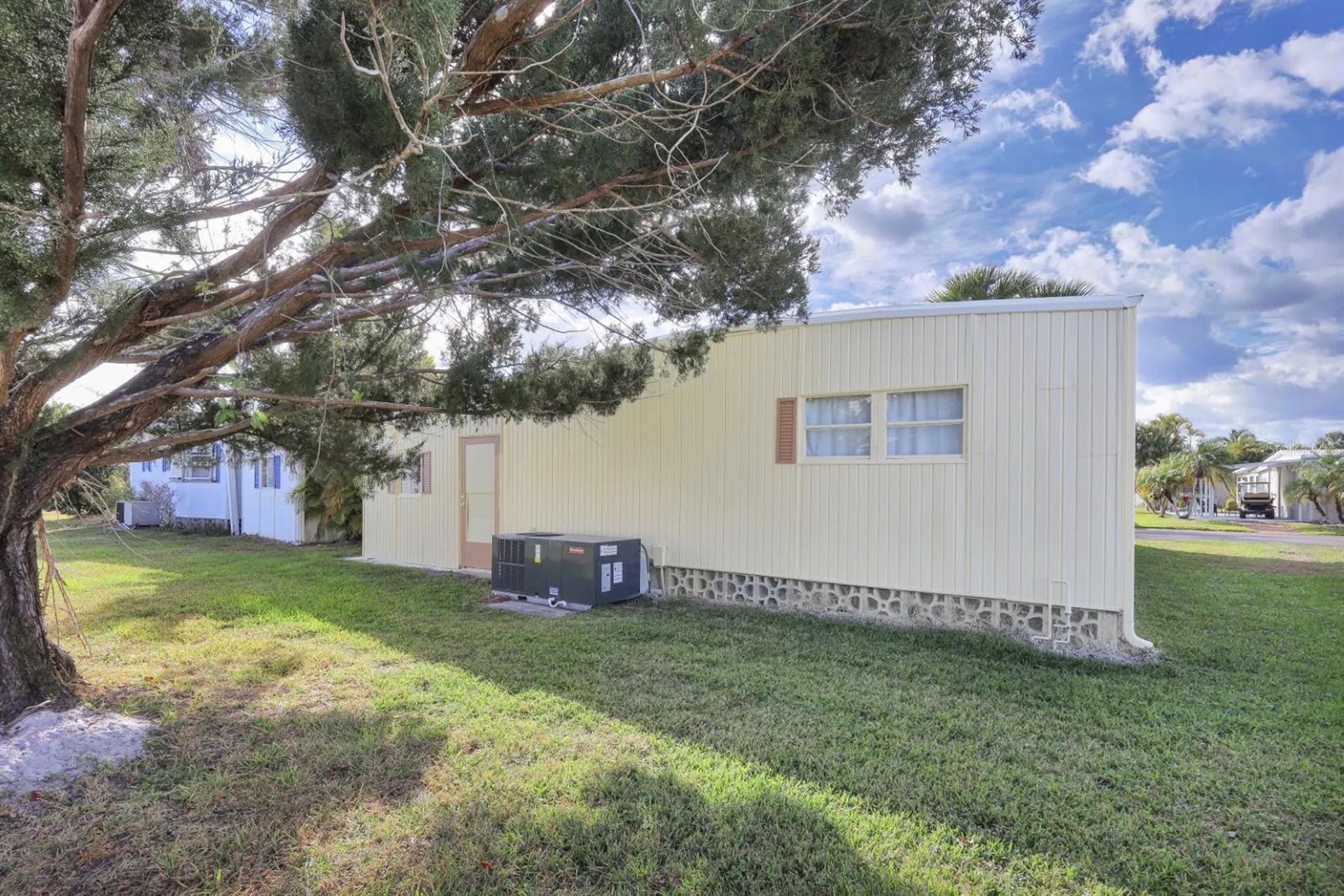 2100 Kings Highway Port Charlotte FL 33980