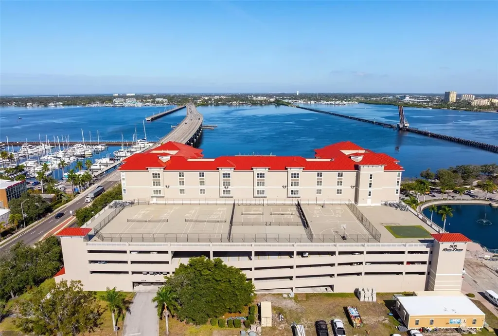 808 3rd Avenue W Bradenton FL 34205
