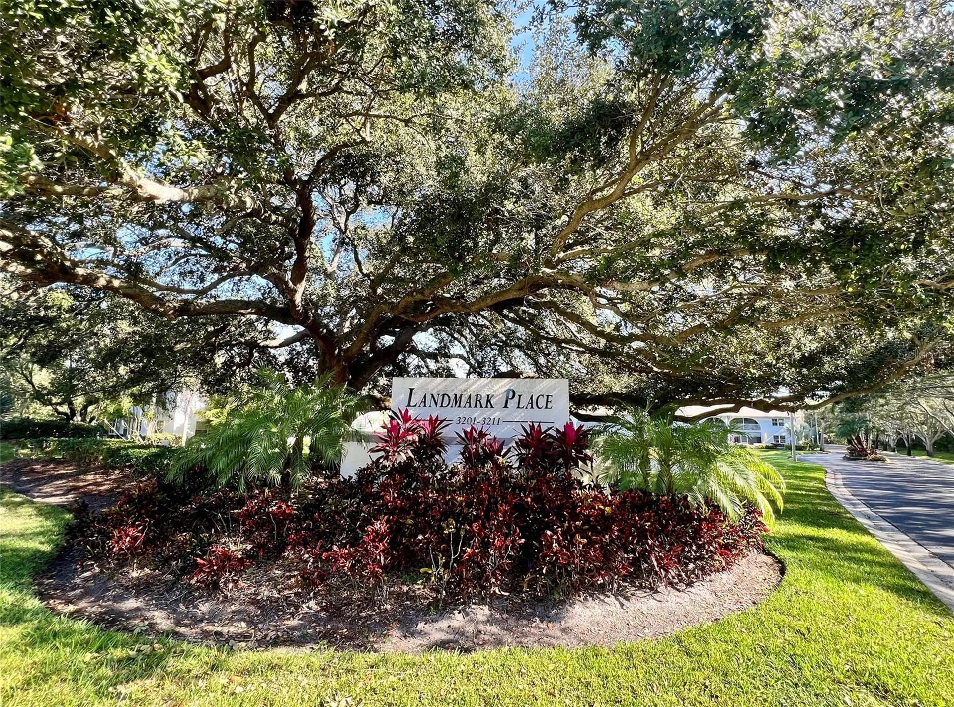 3203 Landmark Drive Clearwater FL 33761