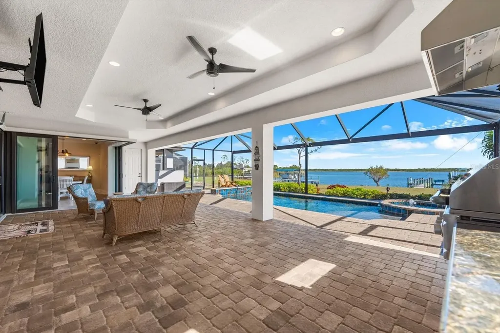 9614 Shelburne Circle Port Charlotte FL 33981