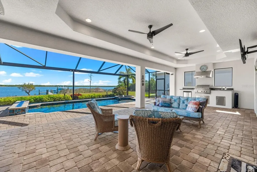 9614 Shelburne Circle Port Charlotte FL 33981