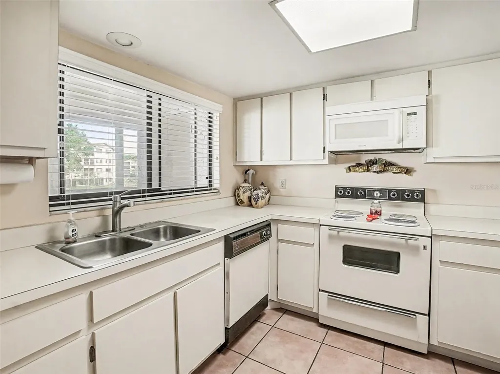 1052 Lotus Cove Court Altamonte Springs FL 32714
