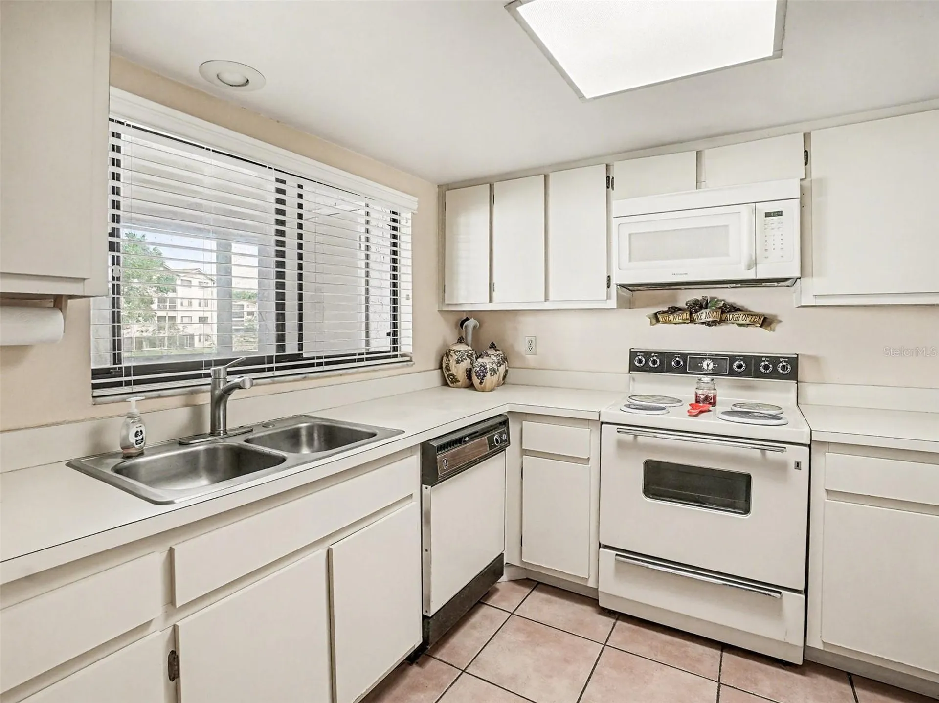 1052 Lotus Cove Court Altamonte Springs FL 32714