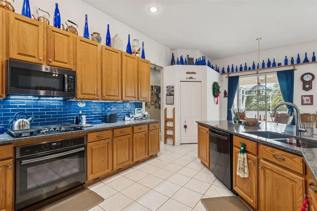 928 Oakview Road Tarpon Springs FL 34689