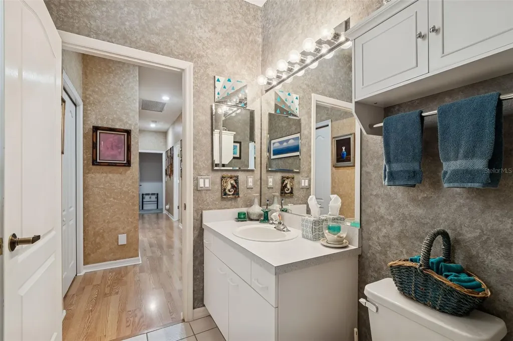 928 Oakview Road Tarpon Springs FL 34689