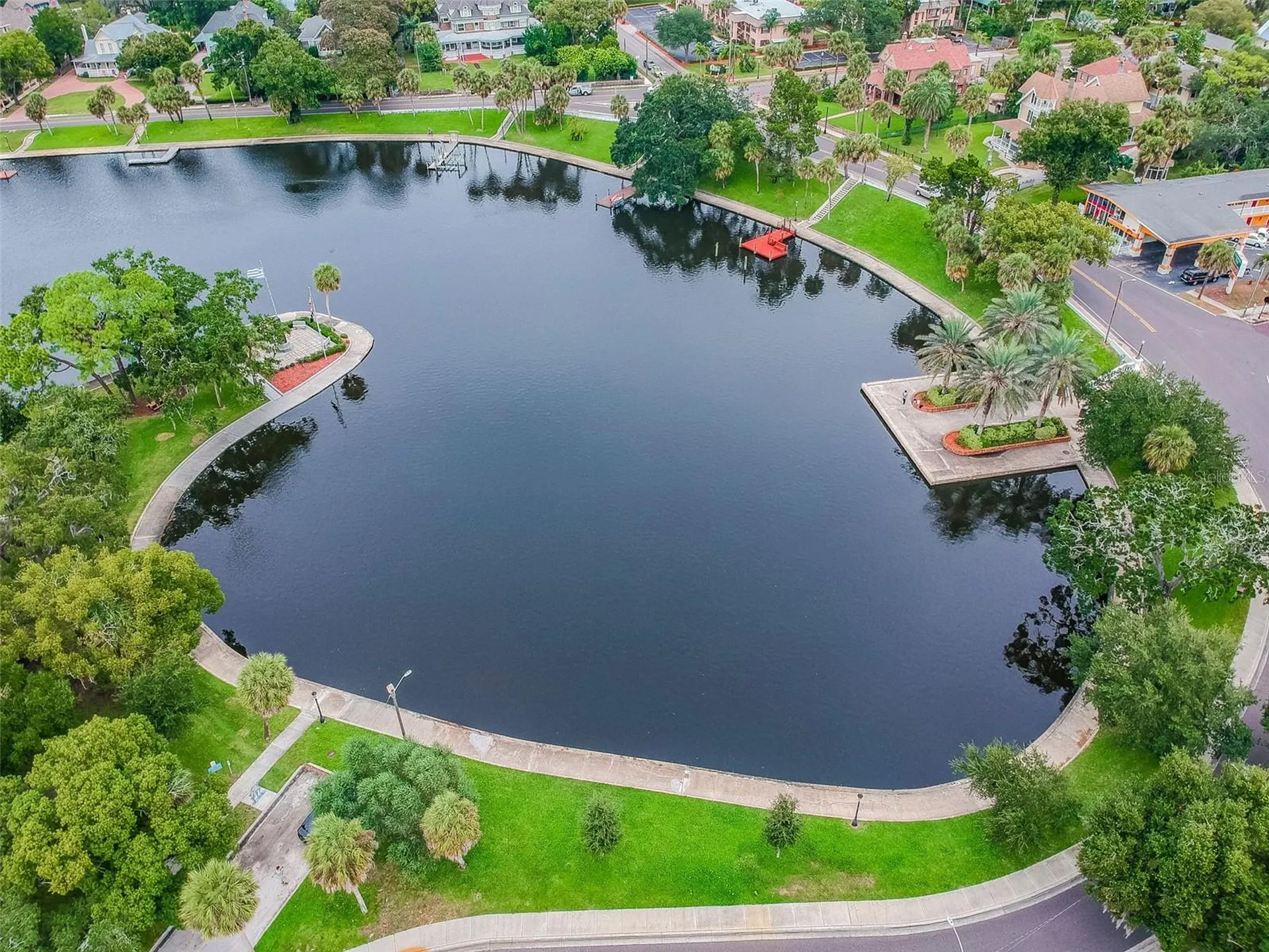 928 Oakview Road Tarpon Springs FL 34689