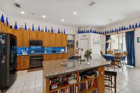 928 Oakview Road Tarpon Springs FL 34689