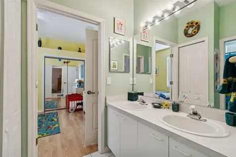928 Oakview Road Tarpon Springs FL 34689
