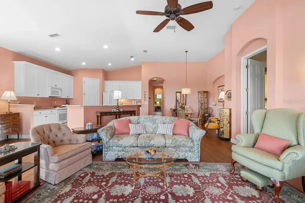1338 Emerald Dunes Drive Sun City Center FL 33573