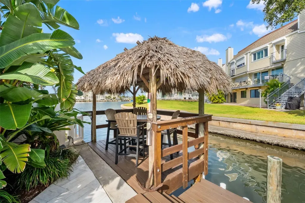 536 Baywood Drive N Dunedin FL 34698