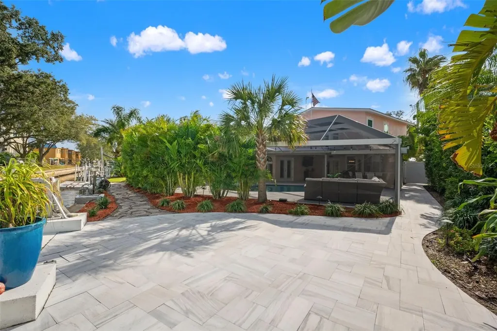 536 Baywood Drive N Dunedin FL 34698