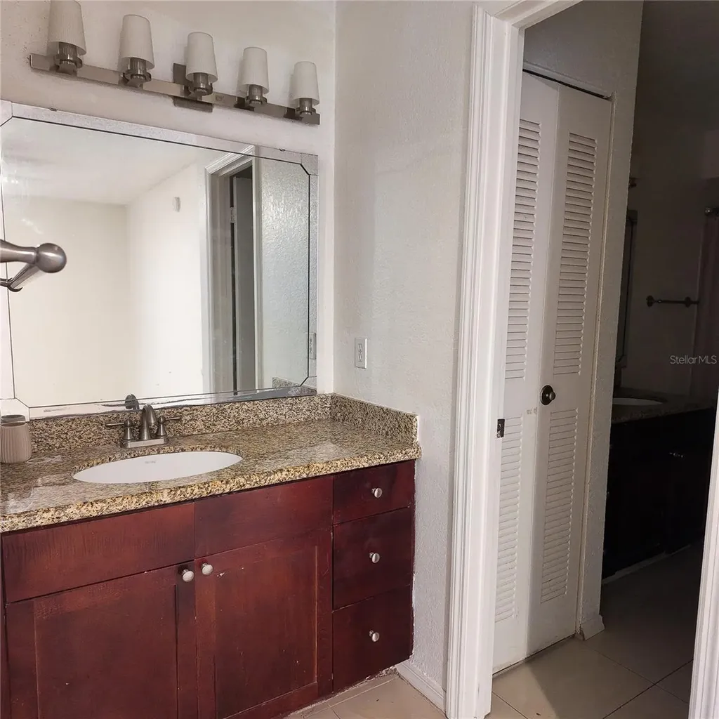 5152 Conroy Road Orlando FL 32811