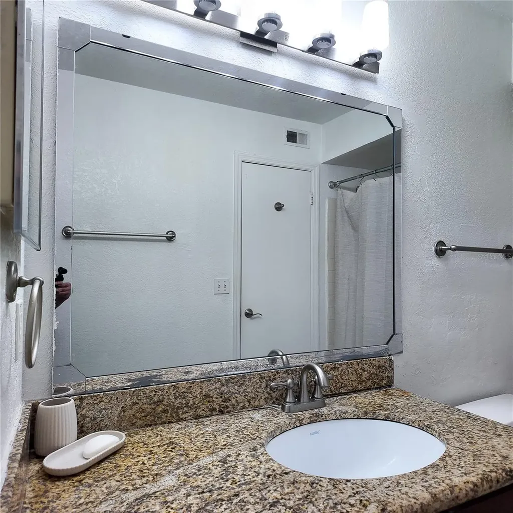 5152 Conroy Road Orlando FL 32811