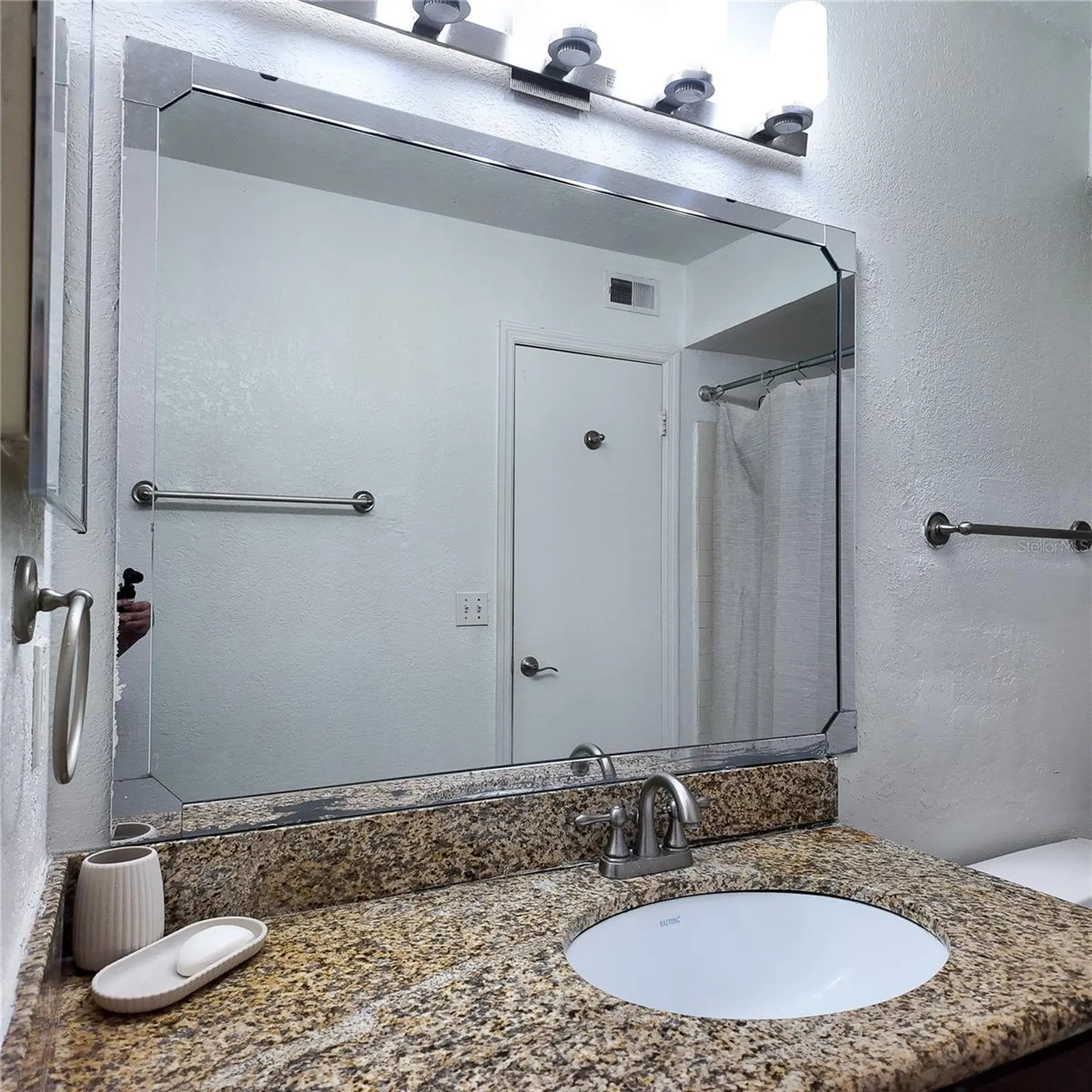 5152 Conroy Road Orlando FL 32811