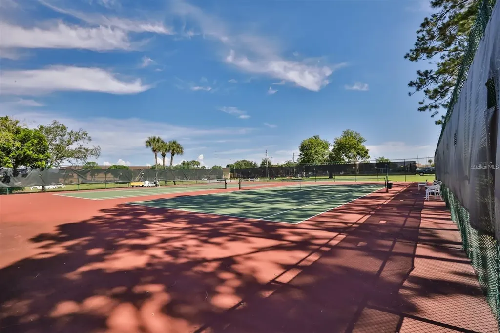 201 Bedford Trail Sun City Center FL 33573