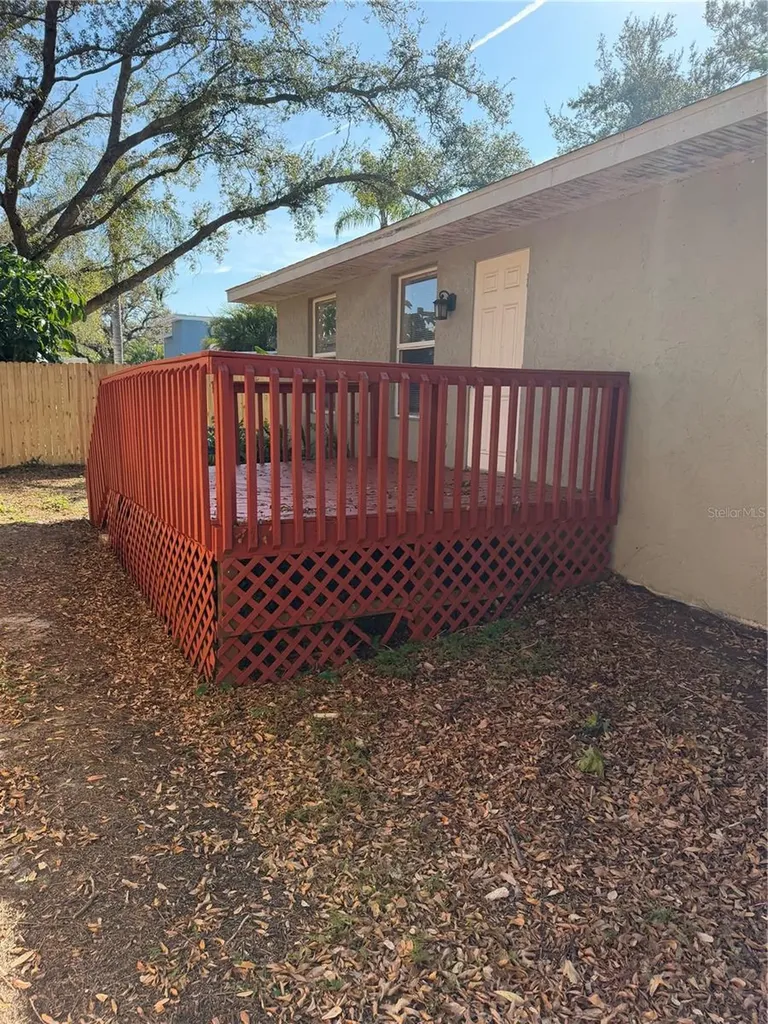 4717 Hollingsworth Avenue Sarasota FL 34233