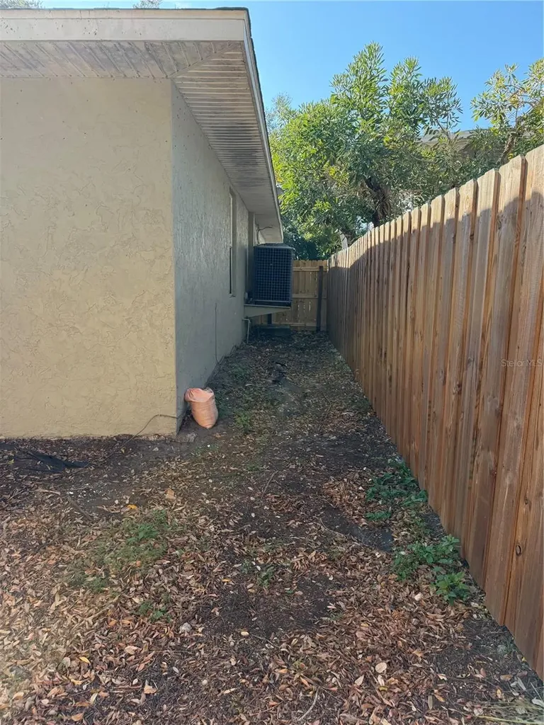 4717 Hollingsworth Avenue Sarasota FL 34233