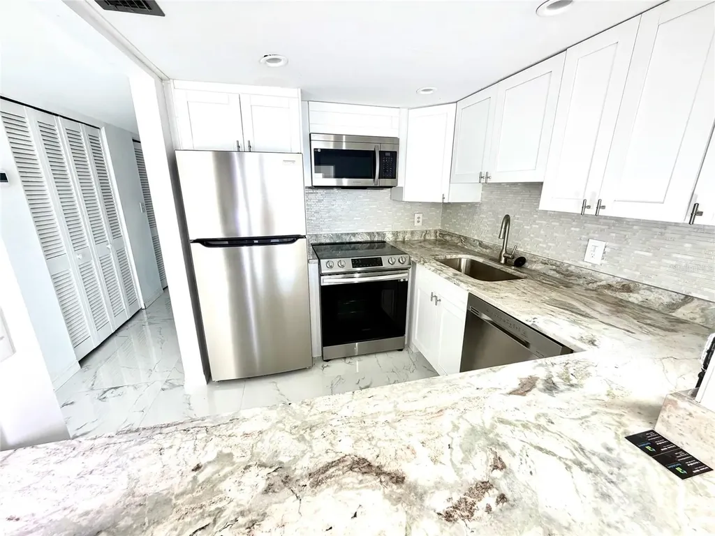 4550 Cove Circle St Petersburg FL 33708