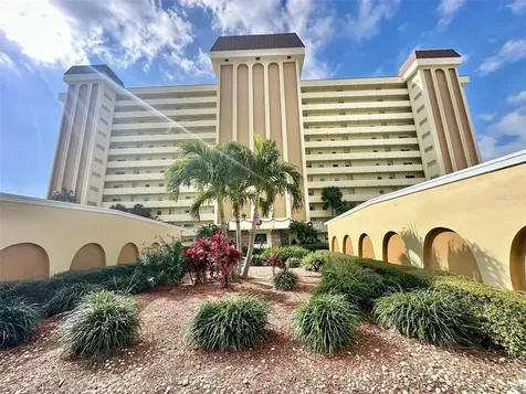 4550 Cove Circle St Petersburg FL 33708