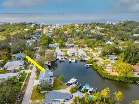 320 Georgia Avenue Crystal Beach FL 34681