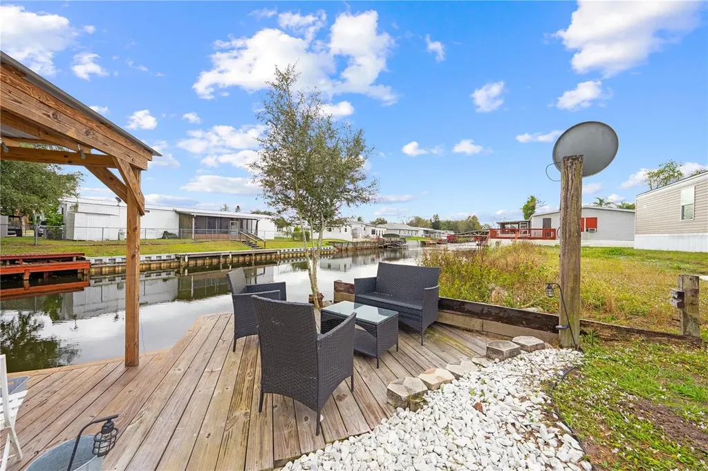 411 Lagoon Court Kenansville FL 34739
