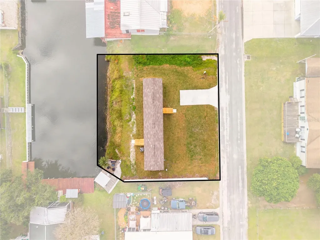411 Lagoon Court Kenansville FL 34739