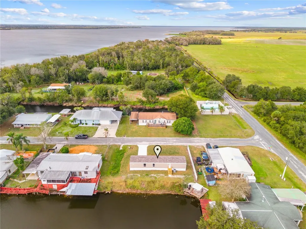 411 Lagoon Court Kenansville FL 34739